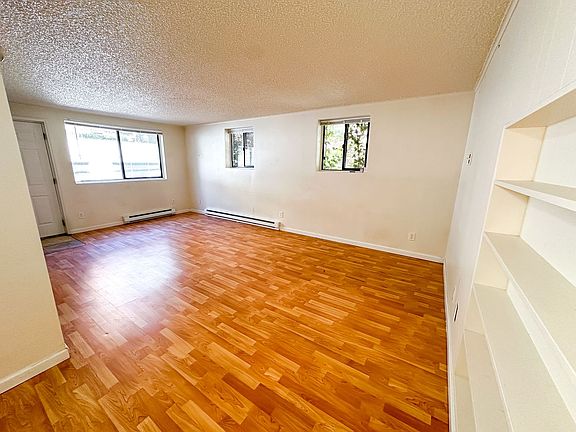 3rd image of 5241 15th Ave NE APT 10