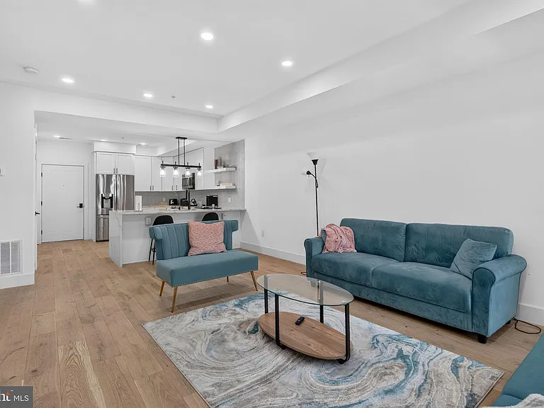 927 Kennedy St NW #304 — Photo 7