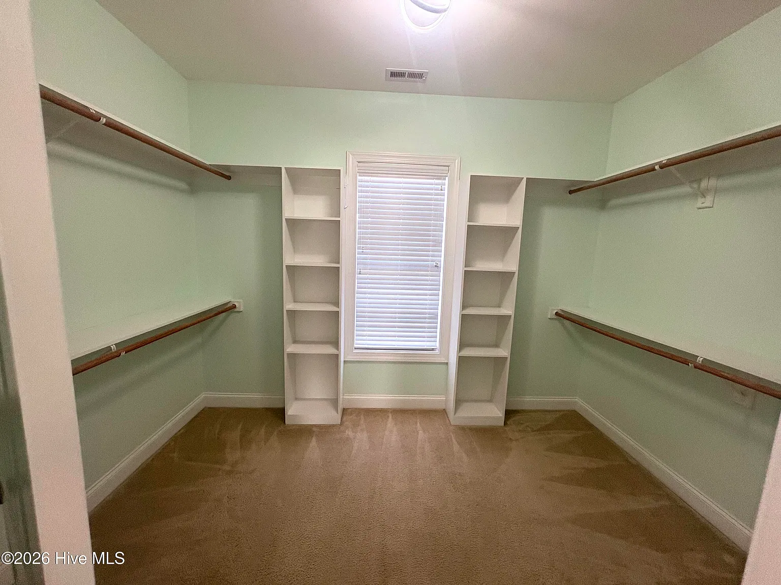 5 bed, 3.5 bath, 3234 sqft, $2,500 — Photo 4