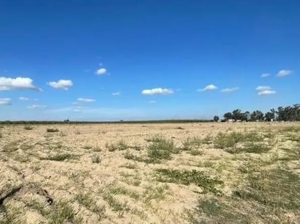 8233 E Saginaw Ave, Selma, CA 93662