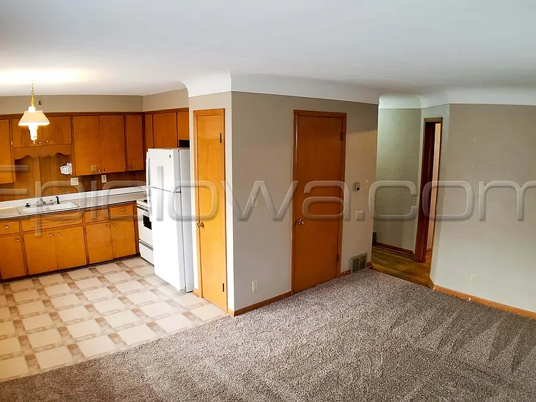 2910 Johnson Ave NW — Photo 3