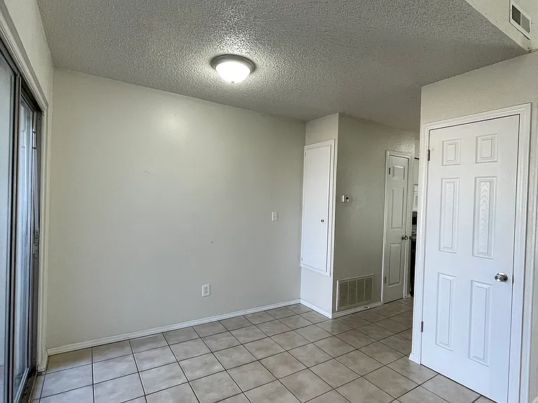 2253 Donna Dr — Photo 8