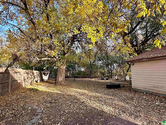 3rd image of 3006 S Lakeport St