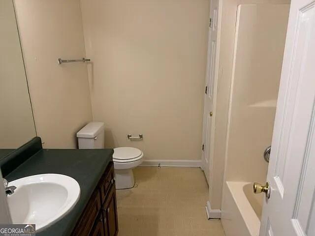 303 Aldred Ave — Photo 9