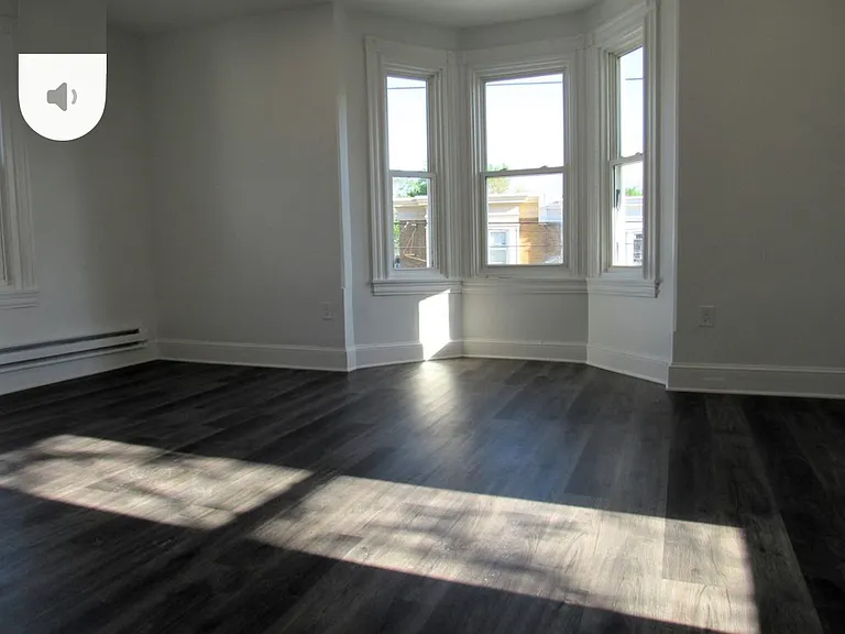 704 Oak Ln #B — Photo 3