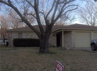5624 Twin Oaks Dr, Haltom City, TX 76148