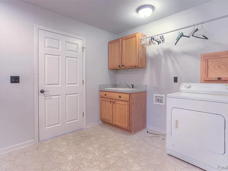 3930 Dunning Rd — Photo 40