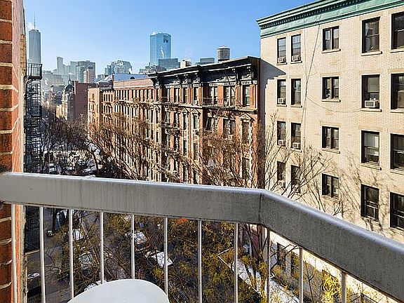 4th image of 184 Thompson St APT 4E