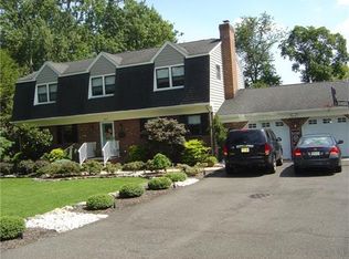 207 Grant Ave, Middlesex, NJ 08846