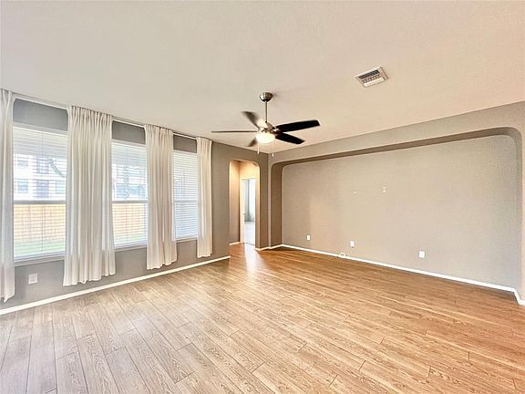 5th image of 5813 Sardinia Dr