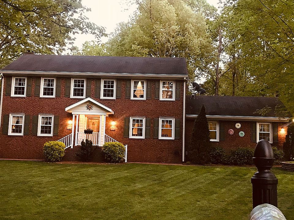 1st image of 105 Hillside Ct
