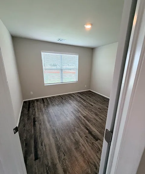 2912 S 14th St — Photo 4