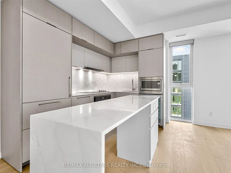 185 Alberta Ave — Photo 12