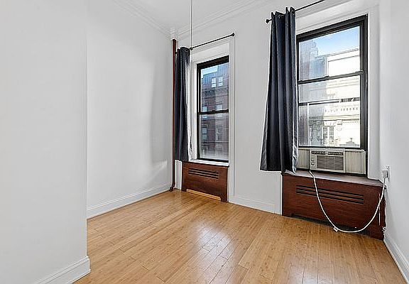 4th image of 32 E 68th St #4B