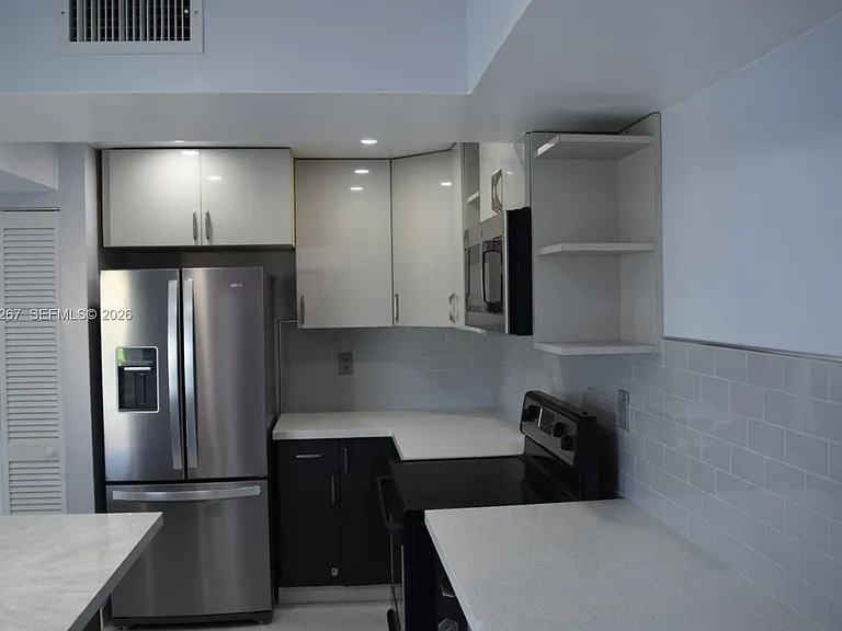 2075 SW 122nd Ave #415 — Photo 5