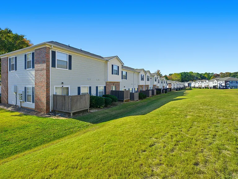 Battle Creek Village Townhomes — Photo 33