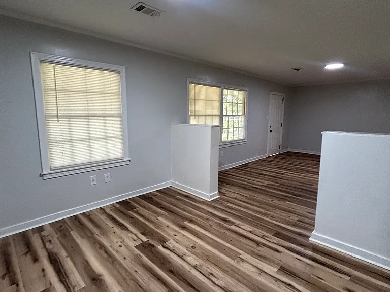 212 Robinhood Rd — Photo 5