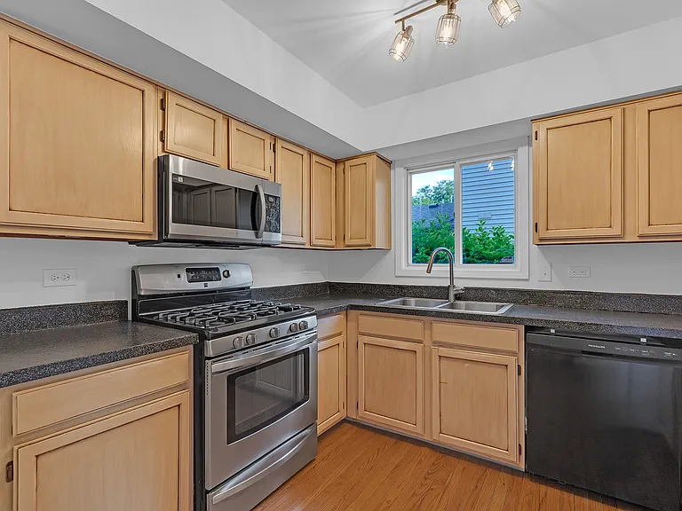 1423 Bangor Ln — Photo 17