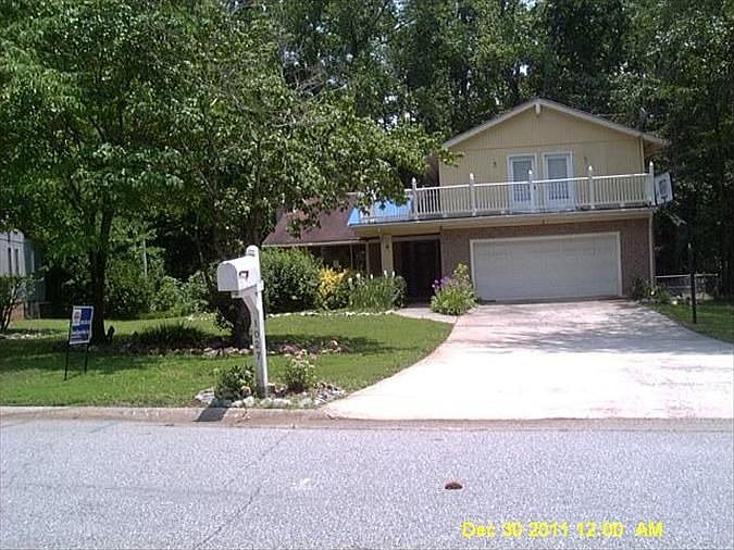 2nd image of 1027 Huntingdon Ct