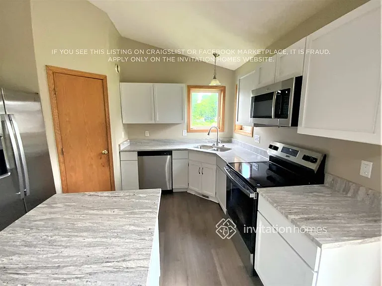 10128 45th Pl NE — Photo 5