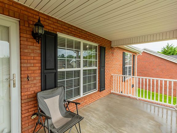 5th image of 1730 Maplestone Ln