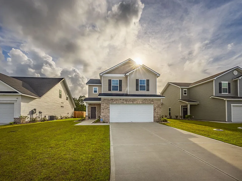 303 Creek Way