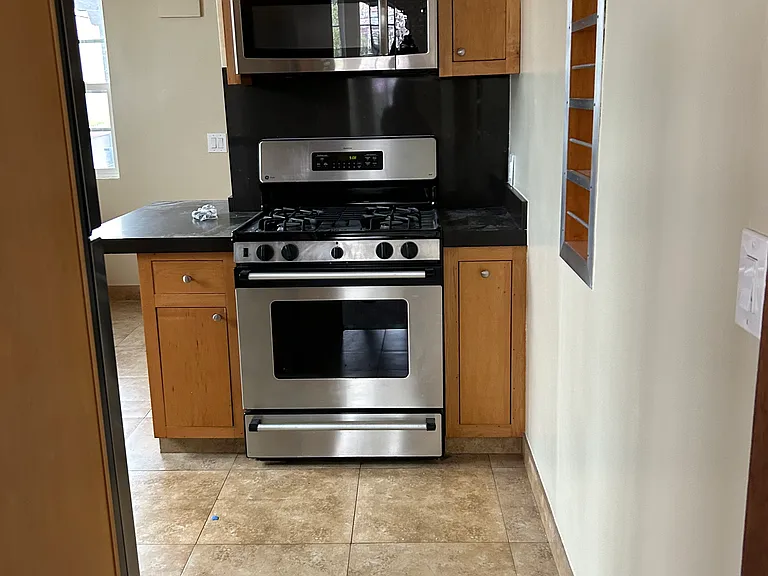 3326 E Vista St — Photo 12