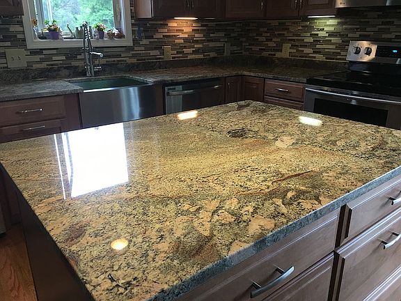 5th image of 698 Apple Orchard Dr