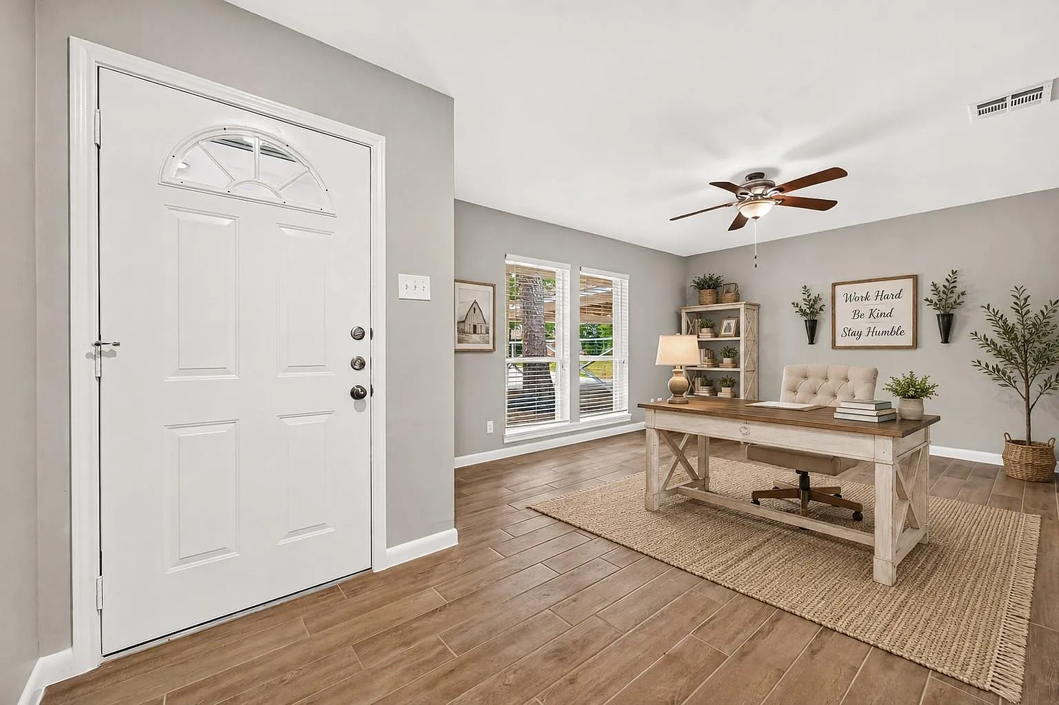 3 bed, 2.0 bath, 1623 sqft, $2,000 — Photo 3