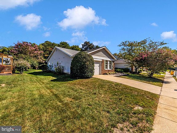 2nd image of 814 Coxswain Way