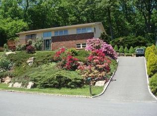 43 Crestwood Rd, Rockaway, NJ 07866