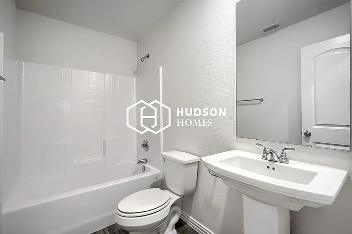 330 Flagship Ln — Photo 10