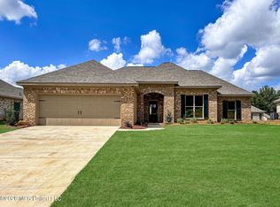 750 Magnolia Point Cir, Pearl, MS 39208