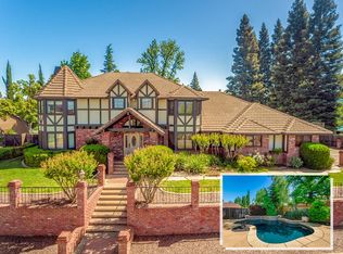 743 Sunriver Ln, Redding, CA 96001