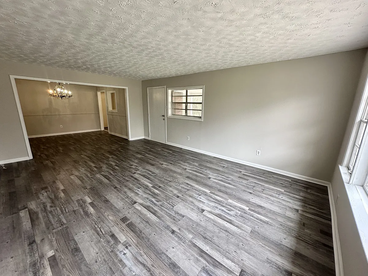 Building Photo - 209 58th St