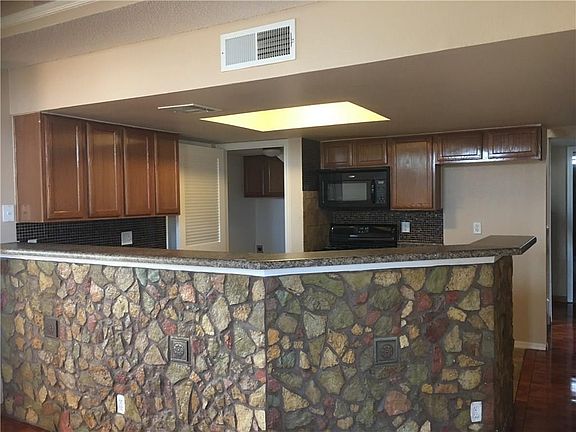 5th image of 13373 Candace Ln