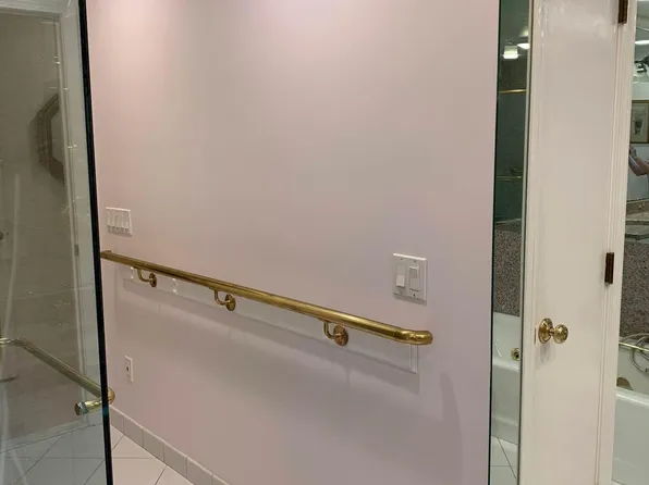 208 Tanglewood Dr, Longmeadow, MA 01106