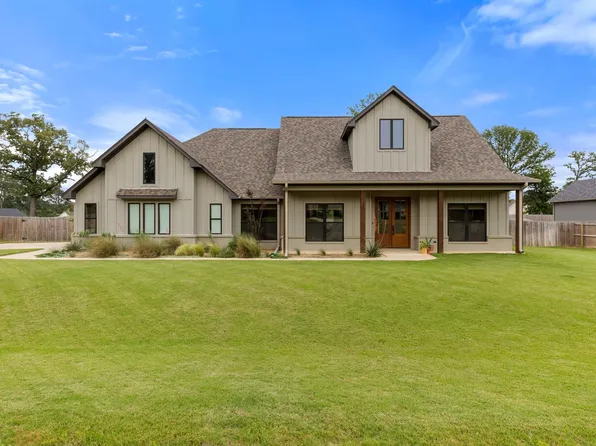14816 Woodland Creek Dr, Tyler, TX 75706