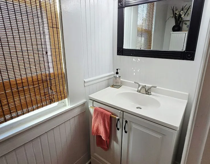 8728 Bayside Rd — Photo 14