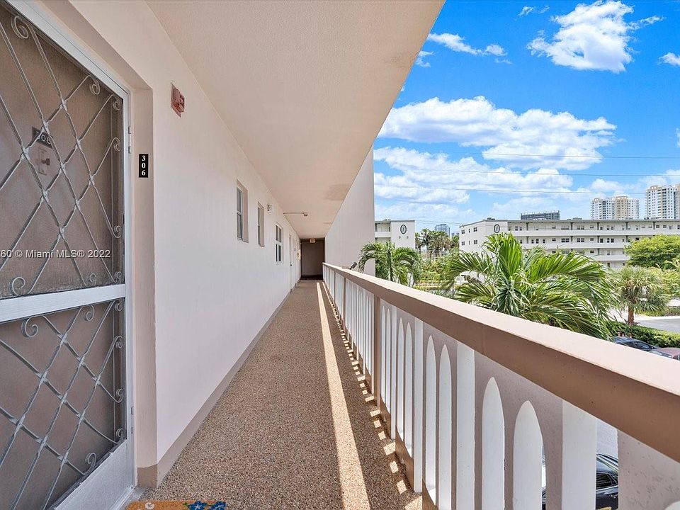 Meadowbrook Apartments Condominiums 421 NE 14th Ave Hallandale FL