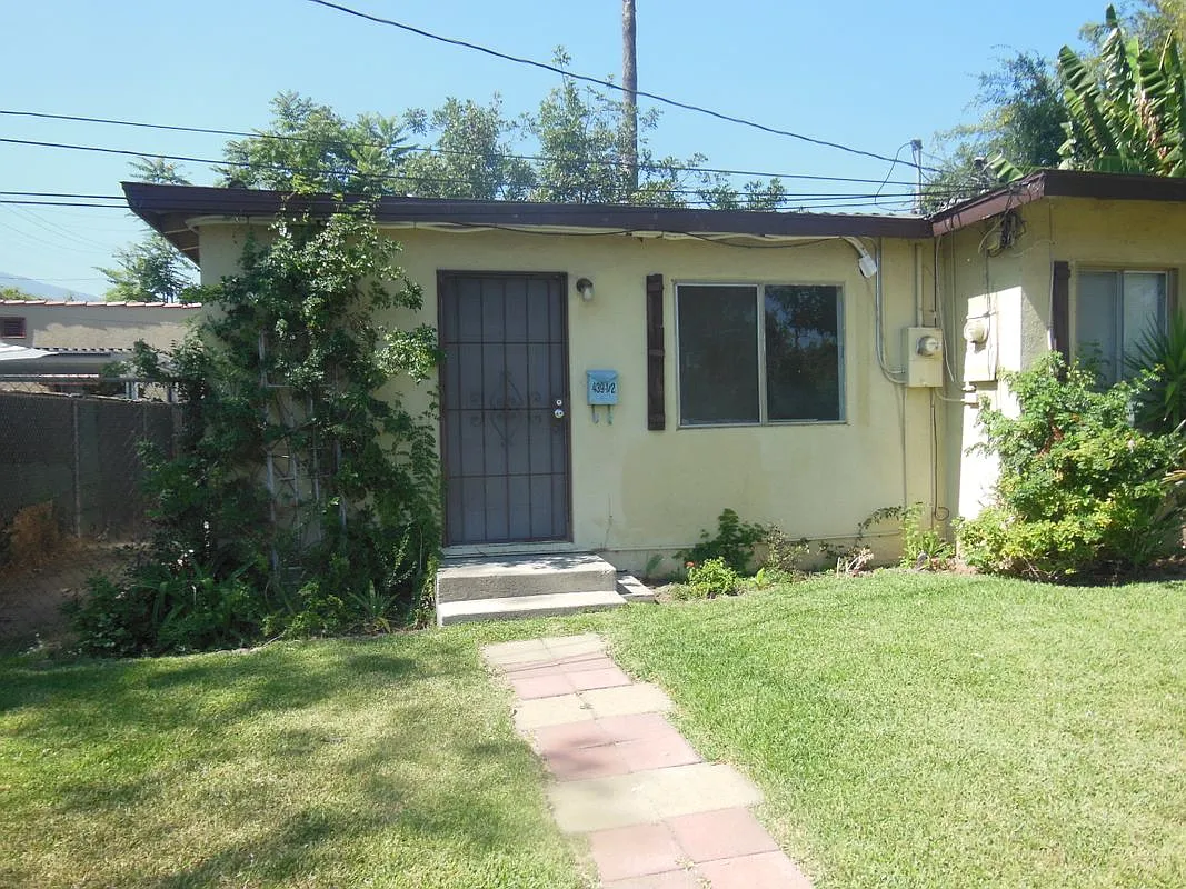 2 bed, 1.0 bath, 400 sqft, $1,950 — Photo 1