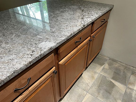4th image of 124 Lacrosse St #10987820
