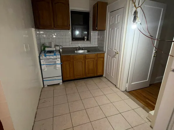 37-13 30th Avenue image 1 of 8