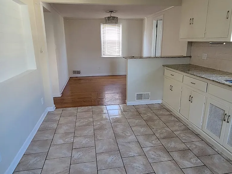 610 Lindegar St — Photo 3