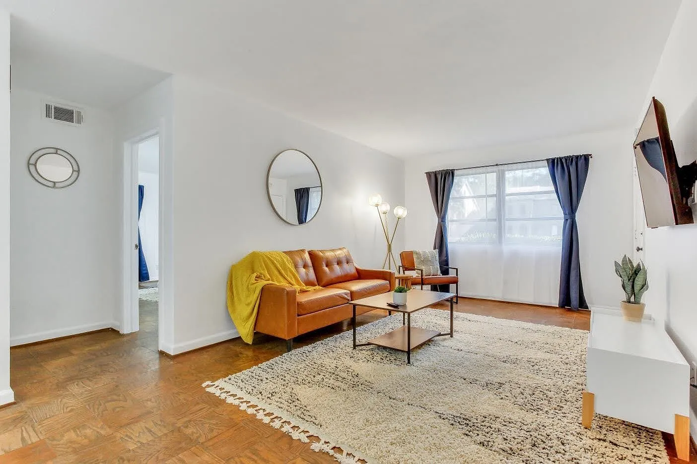 2 bed, 1100 sqft, $1,650 — Photo 3