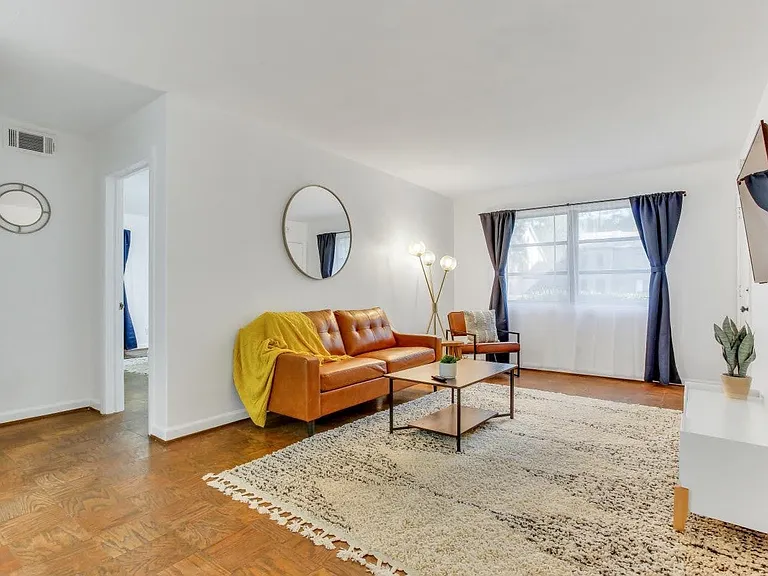 2 E 67th St #2 — Photo 3