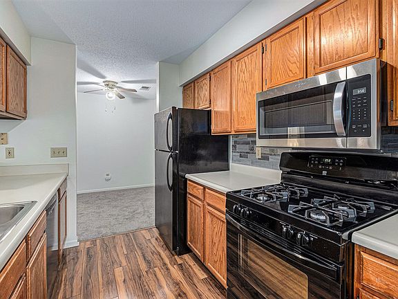 3rd image of 3165 Windcrest Dr NE