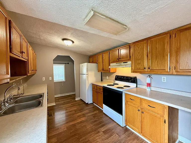 6710 Cedar Creek Rd — Photo 11