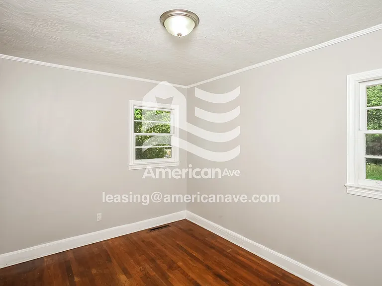 57686_012_bedroom_13786366.jpg