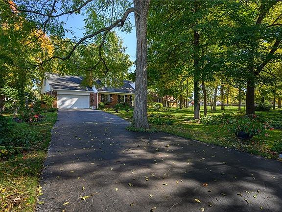 4th image of 6431 Saint James Dr